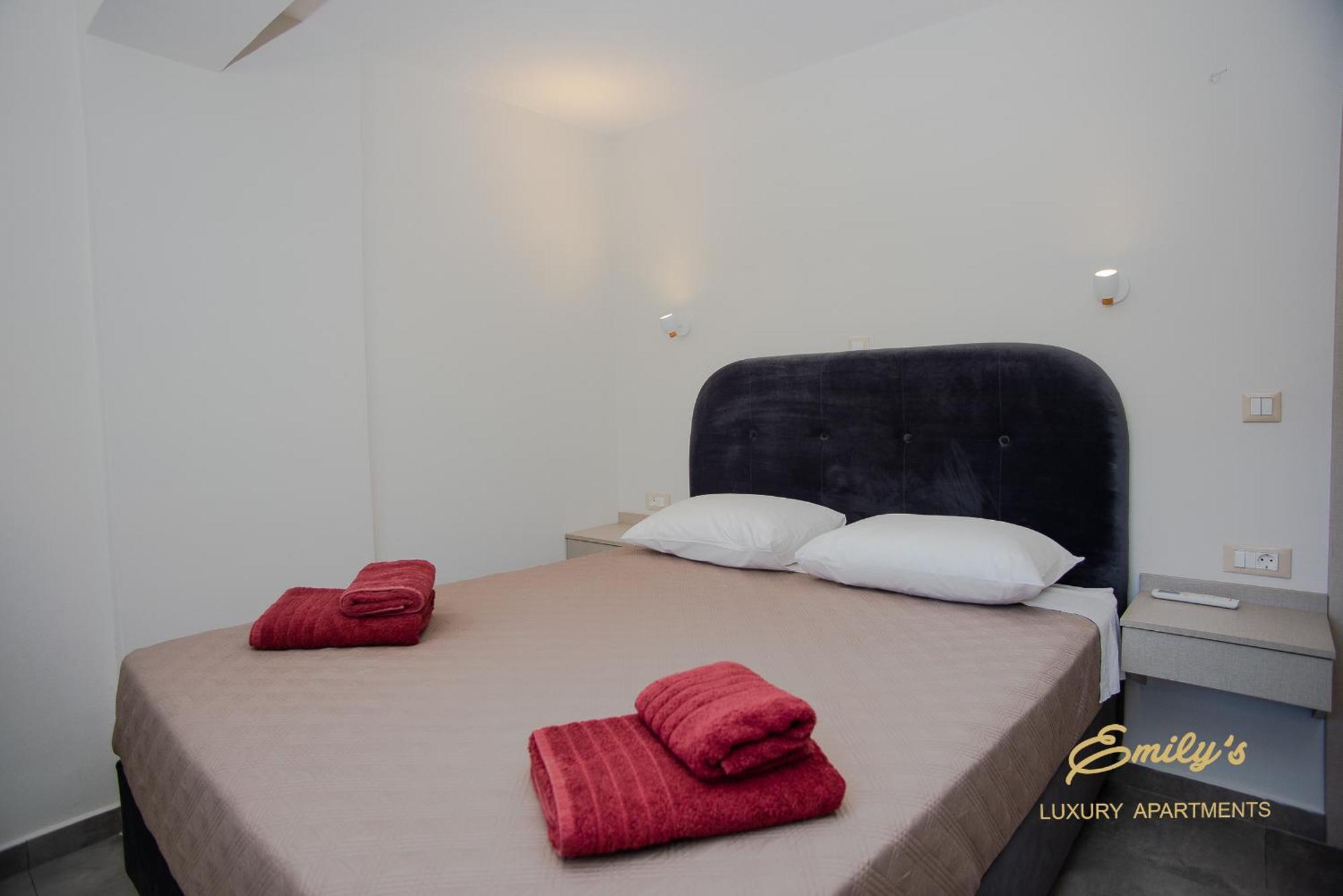 Emily's Luxury Apartments/ Garden Holiday home