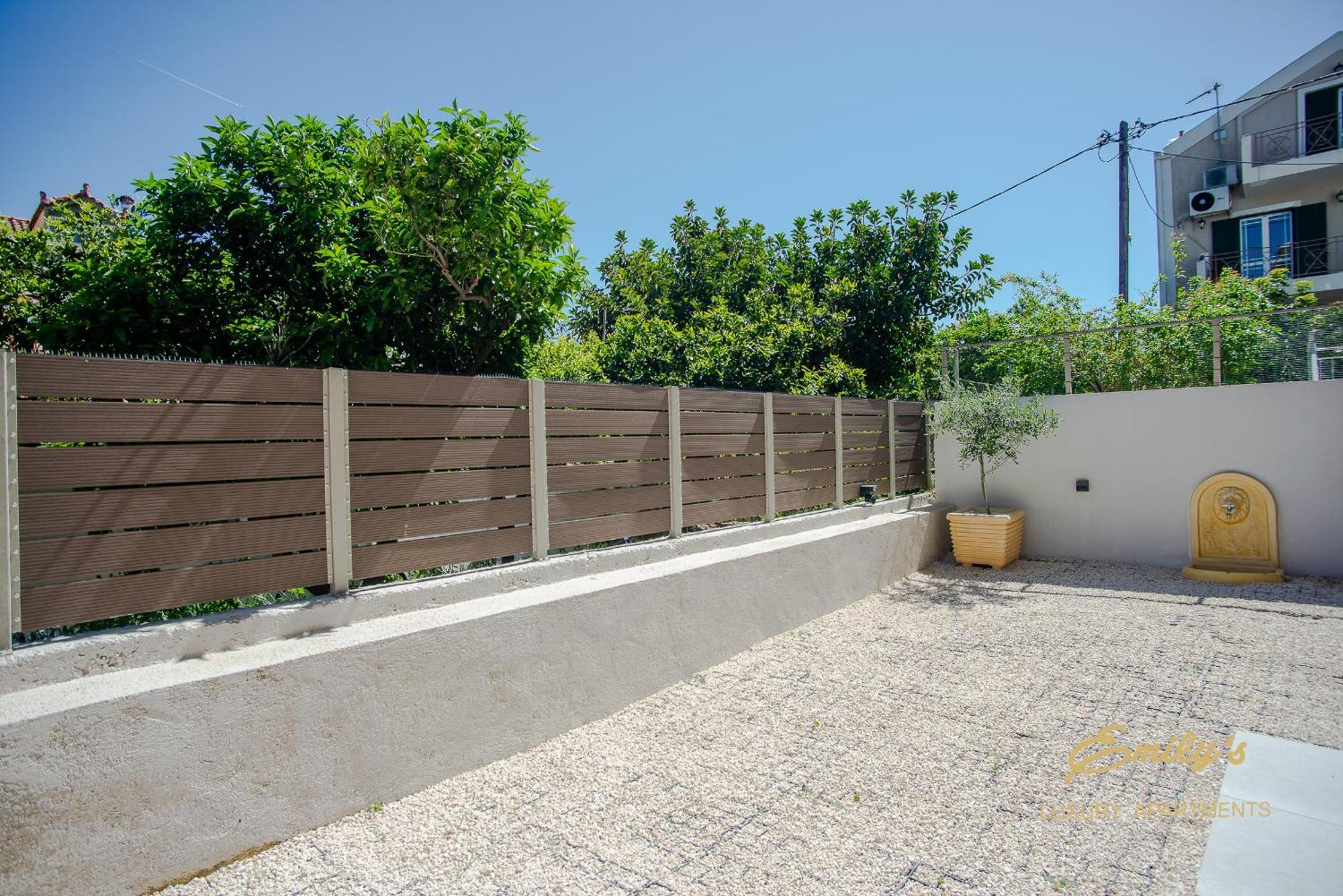 Emily's Luxury Apartments/ Garden Holiday home Argostoli (Kefalonia)