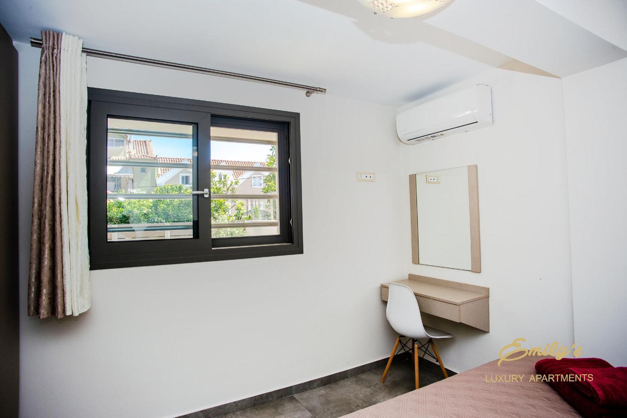 Emily's Luxury Apartments/ Garden Holiday home Argostoli (Kefalonia)