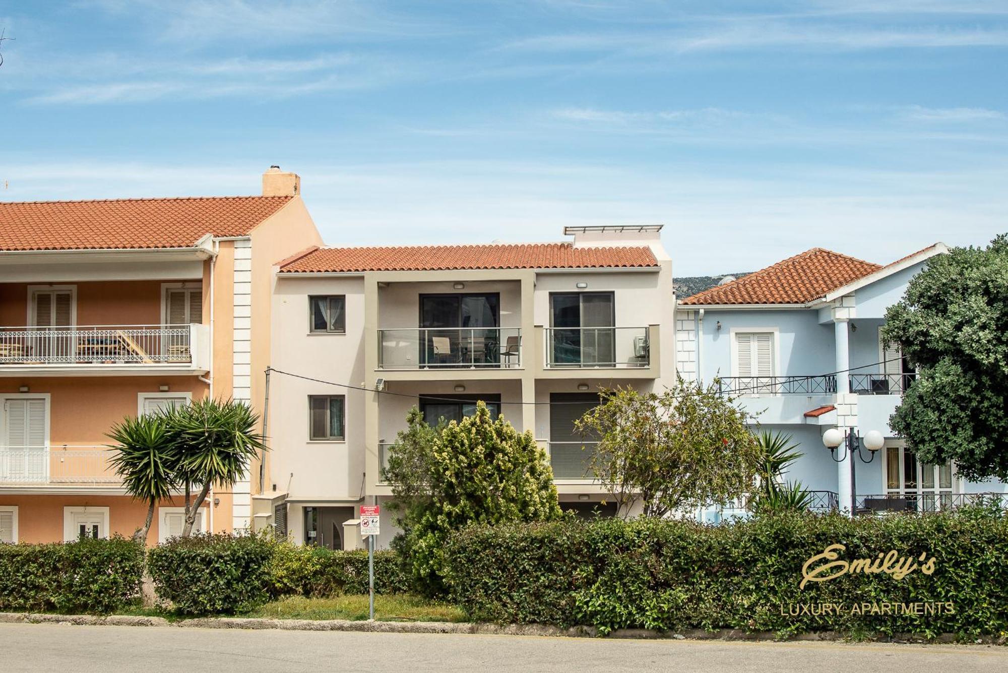 Emily's Luxury Apartments/ Garden Holiday home Argostoli (Kefalonia)