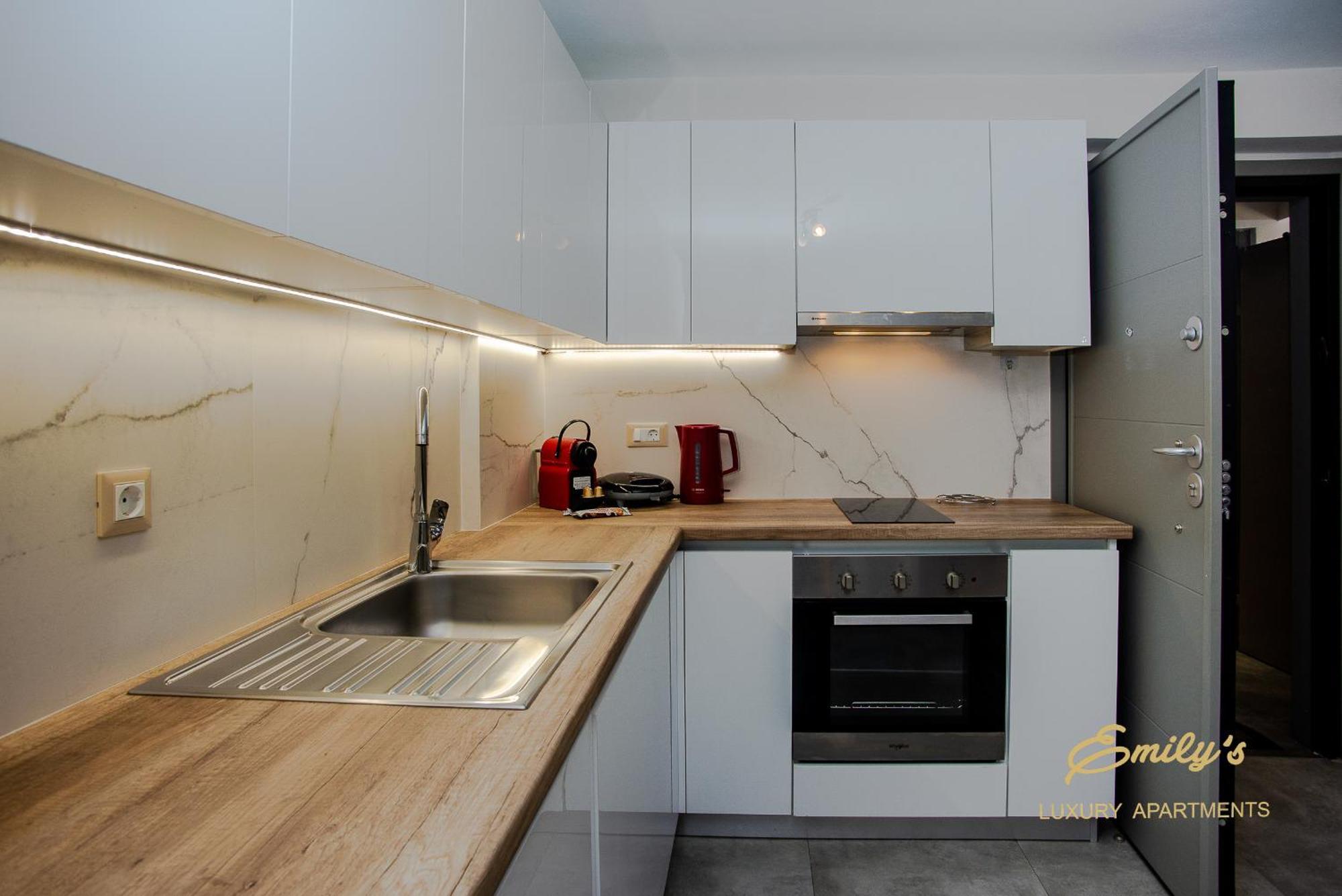 Emily's Luxury Apartments/ Garden * Argostoli (Kefalonia)